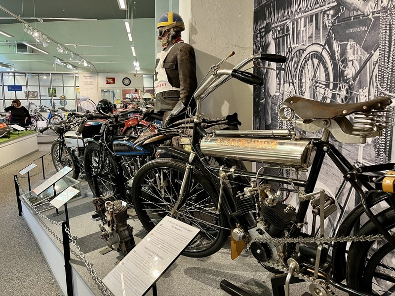 Bilde av motorsykler, Husqvarna museum.